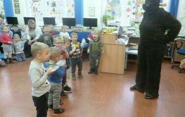Pluszowy Miś w bibliotece 18