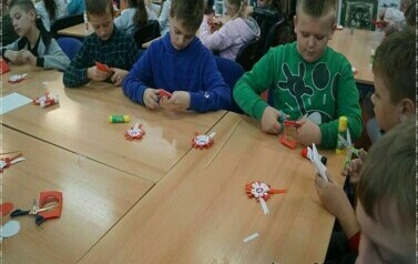 Ozdoby niepodległościowe w wykonaniu trzecioklasist&oacute;w 14
