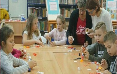 Ozdoby niepodległościowe w wykonaniu trzecioklasist&oacute;w 21
