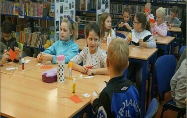 Ozdoby niepodległościowe w wykonaniu trzecioklasist&oacute;w 31
