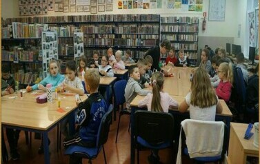 Ozdoby niepodległościowe w wykonaniu trzecioklasist&oacute;w 33