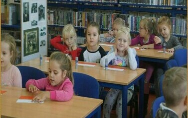 Wizyta "Lisk&oacute;w" i "Zajączk&oacute;w" w bibliotece 12