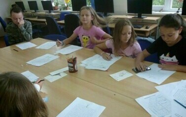 Zabawy wakacyjne w bibliotece 14