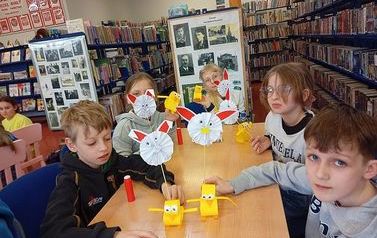 Klasy III w bibliotece 2