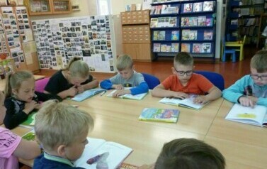 Klasa II w bibliotece 3
