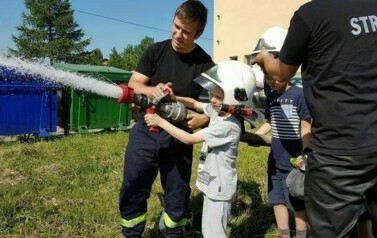 Z wizytą u strażak&oacute;w 83