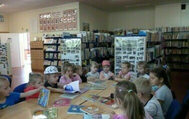 Przedszkolaki w bibliotece 8