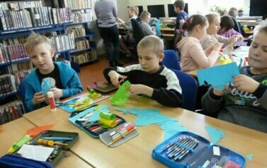 Warsztaty świąteczne w bibliotece 23