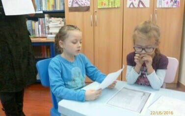 Czytanie wierszy i opowiadań o jesieni 12