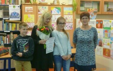 Z książką na walizkach 8