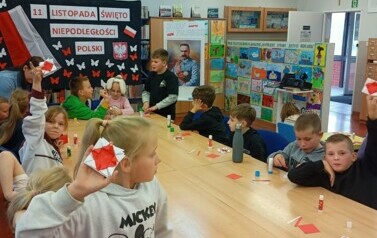 Lekcja patriotyczna dla klas III 15