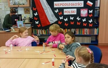Święto Niepodległości w bibliotece &ndash; edukacyjna przygoda klas drugich  3