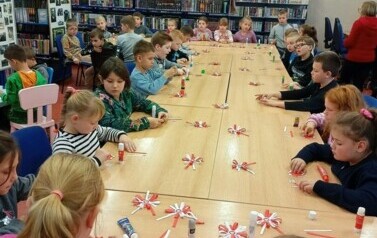 Święto Niepodległości w bibliotece &ndash; edukacyjna przygoda klas drugich  16