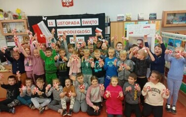 Święto Niepodległości w bibliotece &ndash; edukacyjna przygoda klas drugich  18