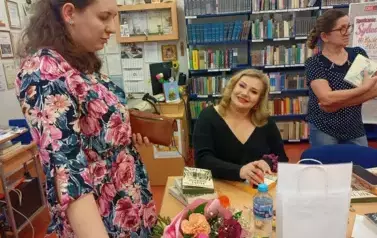 Spotkanie pełne uśmiechu, tajemnic i literackich inspiracji z Sylwią Kubik! 2025 32