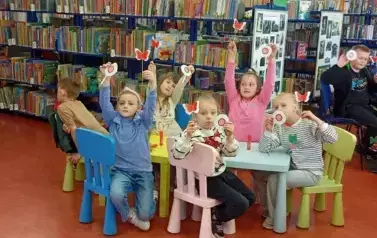 Motylki, kotyliony i... &quot;Kto Ty jesteś?&quot; &ndash; majowe świętowanie z klasami I 13