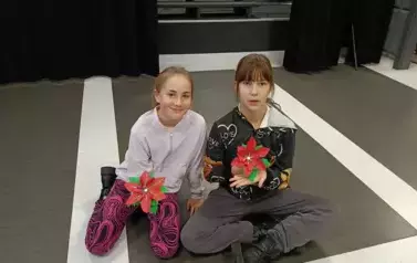 Zajęcia dla dzieci z wykonywania ozd&oacute;b świątecznych. 2