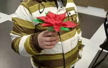Zajęcia dla dzieci z wykonywania ozd&oacute;b świątecznych. 17