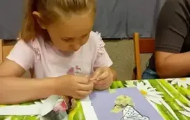 Tworzenia kartek metodą Iris folding 13