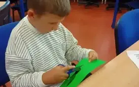 Tworzenia kartek metodą Iris folding 21