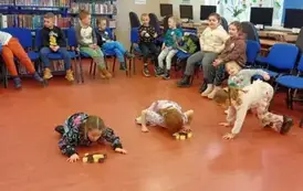 Misiowe Urodziny w Bibliotece &ndash; świętujemy z grupą &bdquo;Myszki&rdquo;! 2025 15