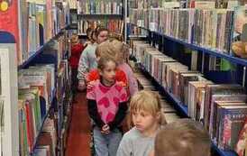 Tydzień Bibliotek pełen uśmiech&oacute;w i niezwykłych gości ,,Myszki,, i ,,Motylki,, 8