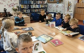 Tydzień Bibliotek pełen uśmiech&oacute;w i niezwykłych gości ,,Myszki,, i ,,Motylki,, 21