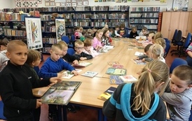 Tydzień Bibliotek pełen uśmiech&oacute;w i niezwykłych gości ,,Myszki,, i ,,Motylki,, 23