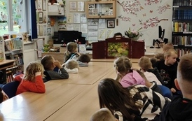 Tydzień Bibliotek pełen uśmiech&oacute;w i niezwykłych gości ,,Myszki,, i ,,Motylki,, 32