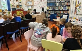 Tydzień Bibliotek pełen uśmiech&oacute;w i niezwykłych gości ,,Myszki,, i ,,Motylki,, 33