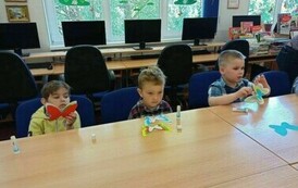 Zajączki w bibliotece  1