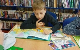 Nowi czytelnicy w bibliotece 3