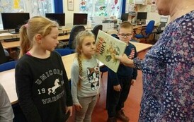 Nowi czytelnicy w bibliotece 15