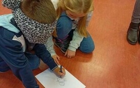 Pluszowy Miś z klasą Ib i IIIa 4