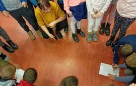 Pluszowy Miś z klasą Ib i IIIa 16