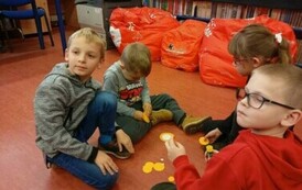 Pluszowy Miś z klasą Ib i IIIa 17