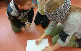Pluszowy Miś z klasą Ib i IIIa 69