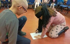Pluszowy Miś z klasą Ib i IIIa 74