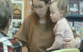 Maluchy w bibliotece 16