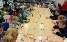 Święto Niepodległości w bibliotece &ndash; edukacyjna przygoda klas drugich  16