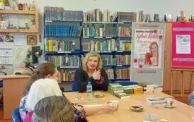 Spotkanie pełne uśmiechu, tajemnic i literackich inspiracji z Sylwią Kubik! 2025 12