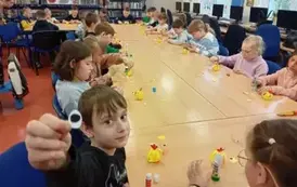 Wielkanocne Warsztaty z Kurczakami i Tradycjami z klasami II 2025 8