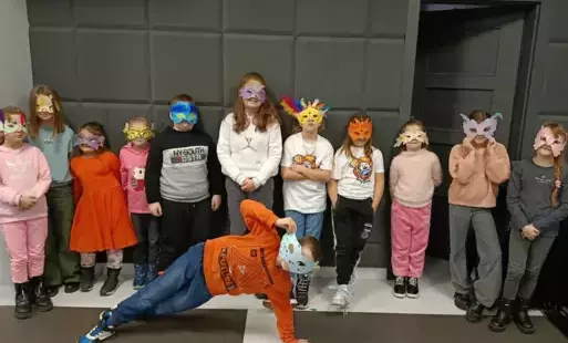 Zdjęcie do Zajęcia dla dzieci robili karnawałowe maski